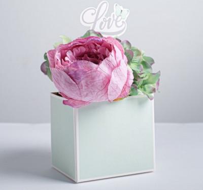 Коробка для цветов с топпером Love, 10 х 10 х 12 см