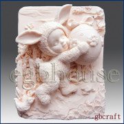 2D форма силиконовая "Ребенок в костюме кролика с яичком" (предварительный заказ)