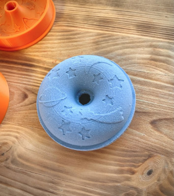 Форма для бомбочек 3D "Пончик космос 8 см" 